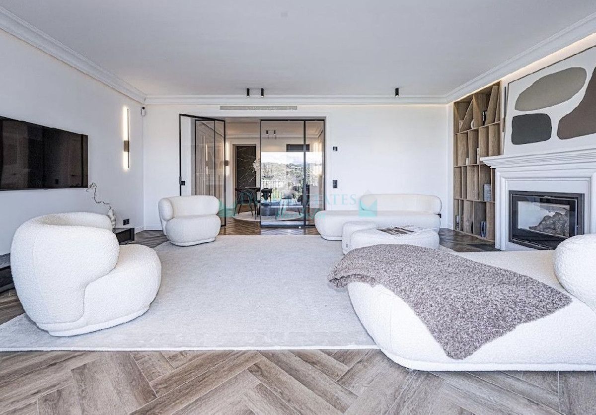 Town House for sale in Benahavis