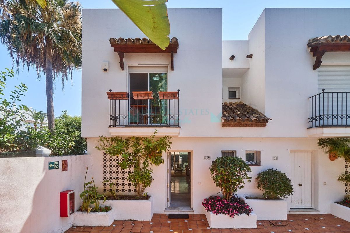 Town House for sale in Marbella Golden Mile
