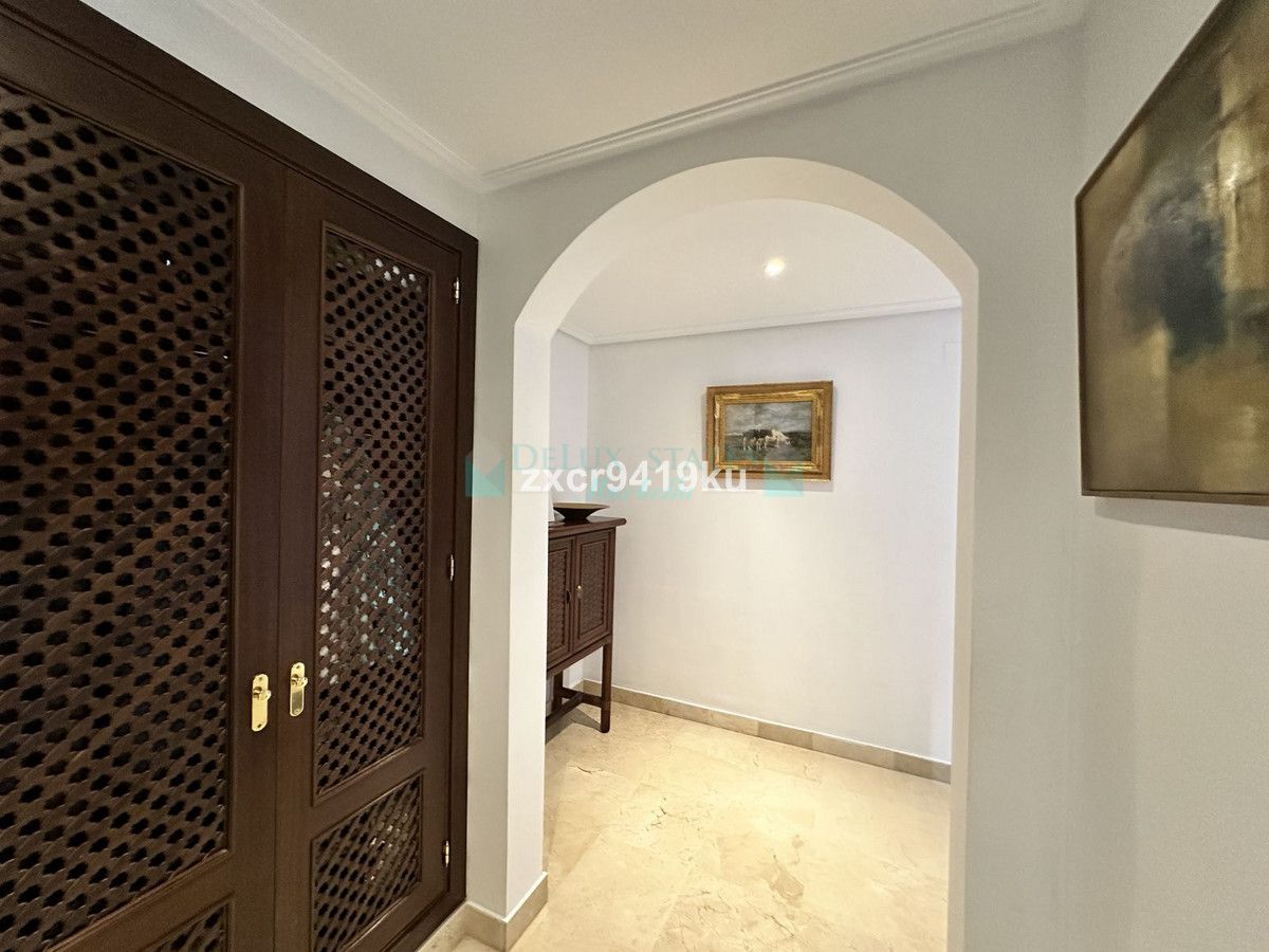 Apartamento Planta Baja en venta en La Mairena, Marbella Este