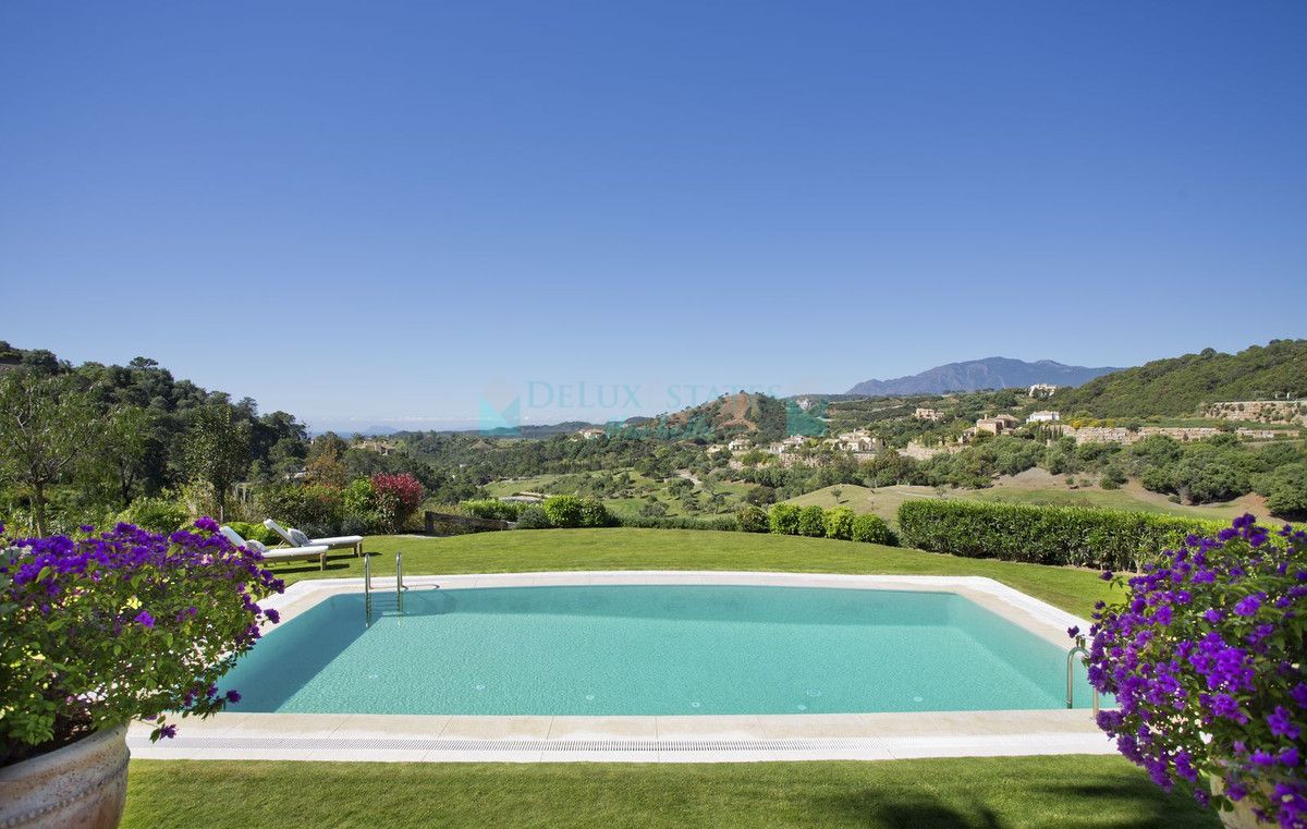 Villa for sale in Benahavis