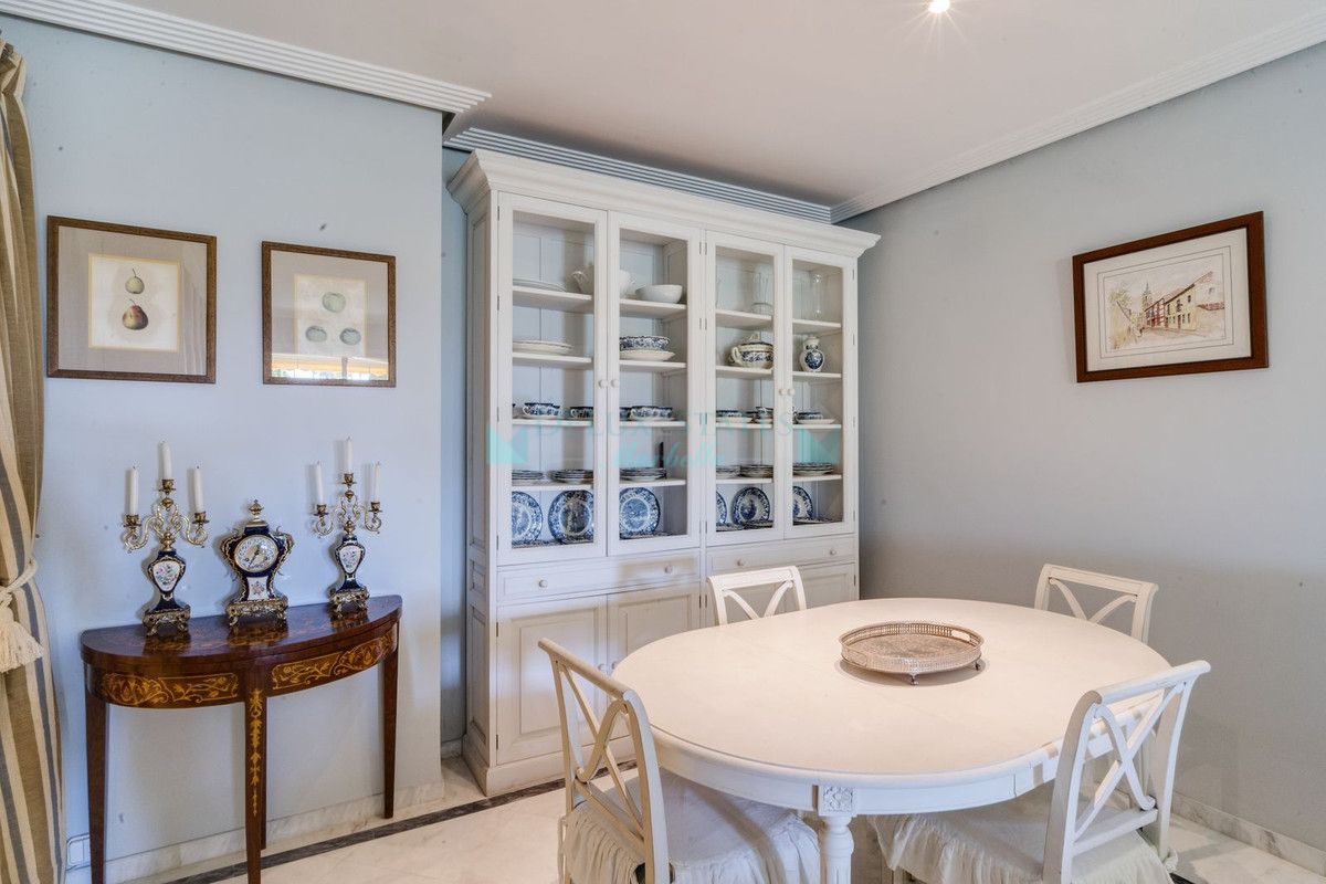 Apartment for sale in Bahia de Marbella, Marbella East