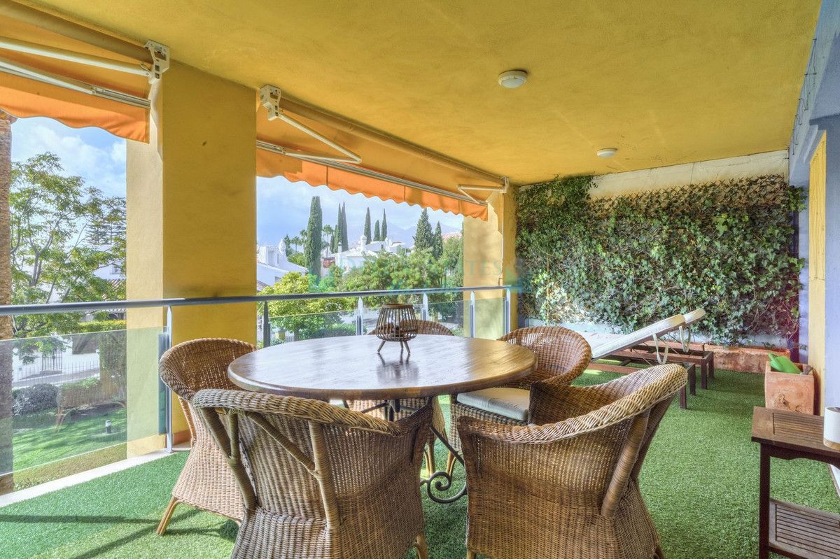 Apartment for sale in Bahia de Marbella, Marbella East