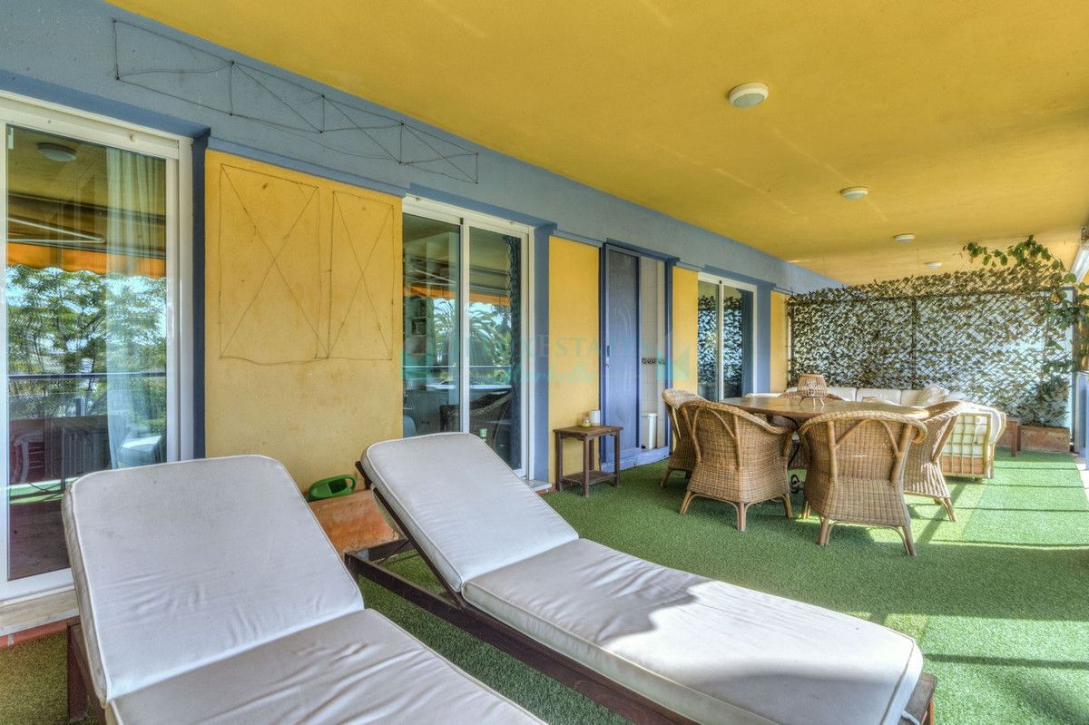 Apartment for sale in Bahia de Marbella, Marbella East