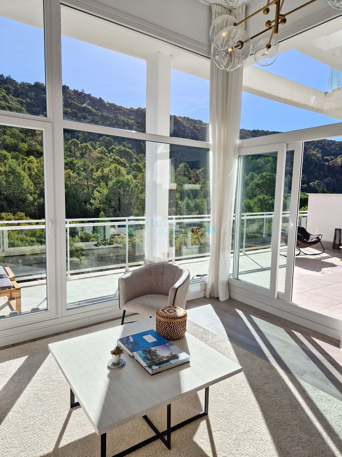 Ground Floor Apartment for sale in Benahavis