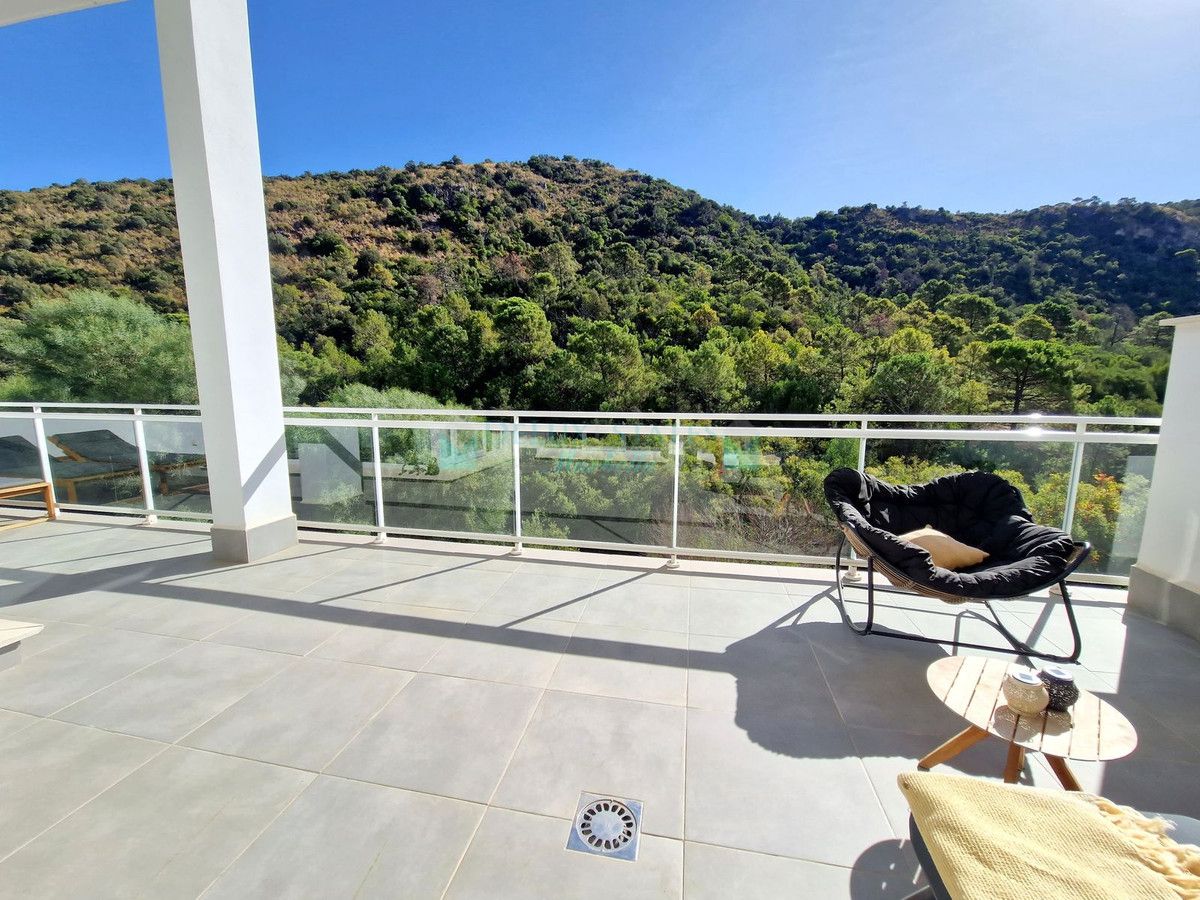 Ground Floor Apartment for sale in Benahavis