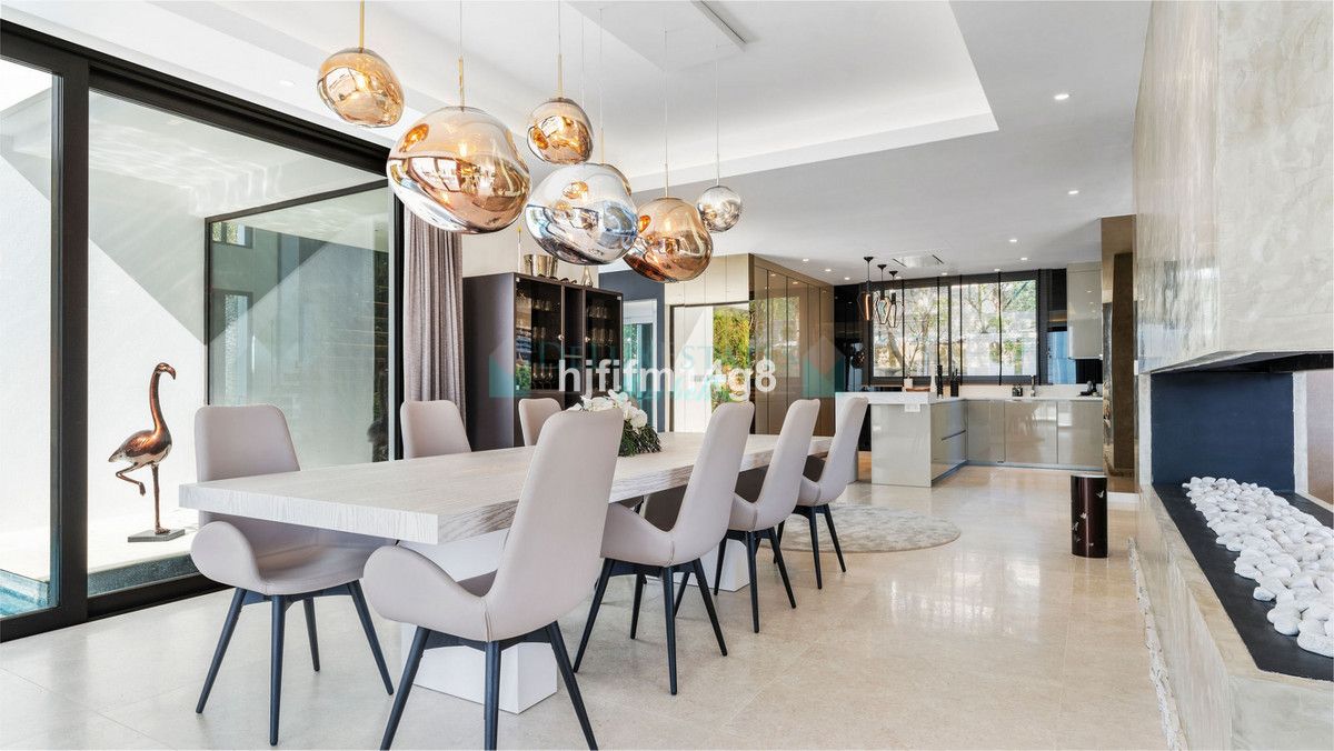 Villa for sale in Los Flamingos, Benahavis