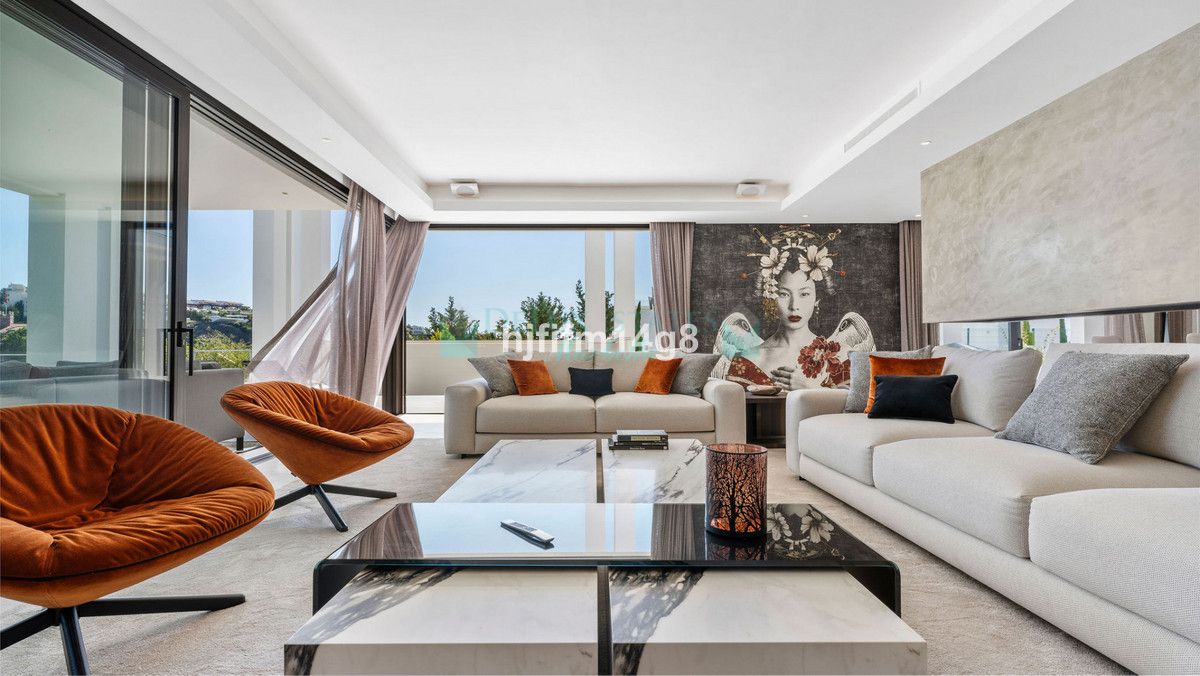 Villa for sale in Los Flamingos, Benahavis