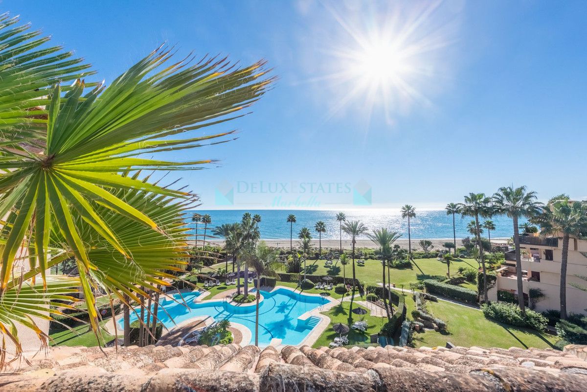 Penthouse for sale in Costalita, Estepona