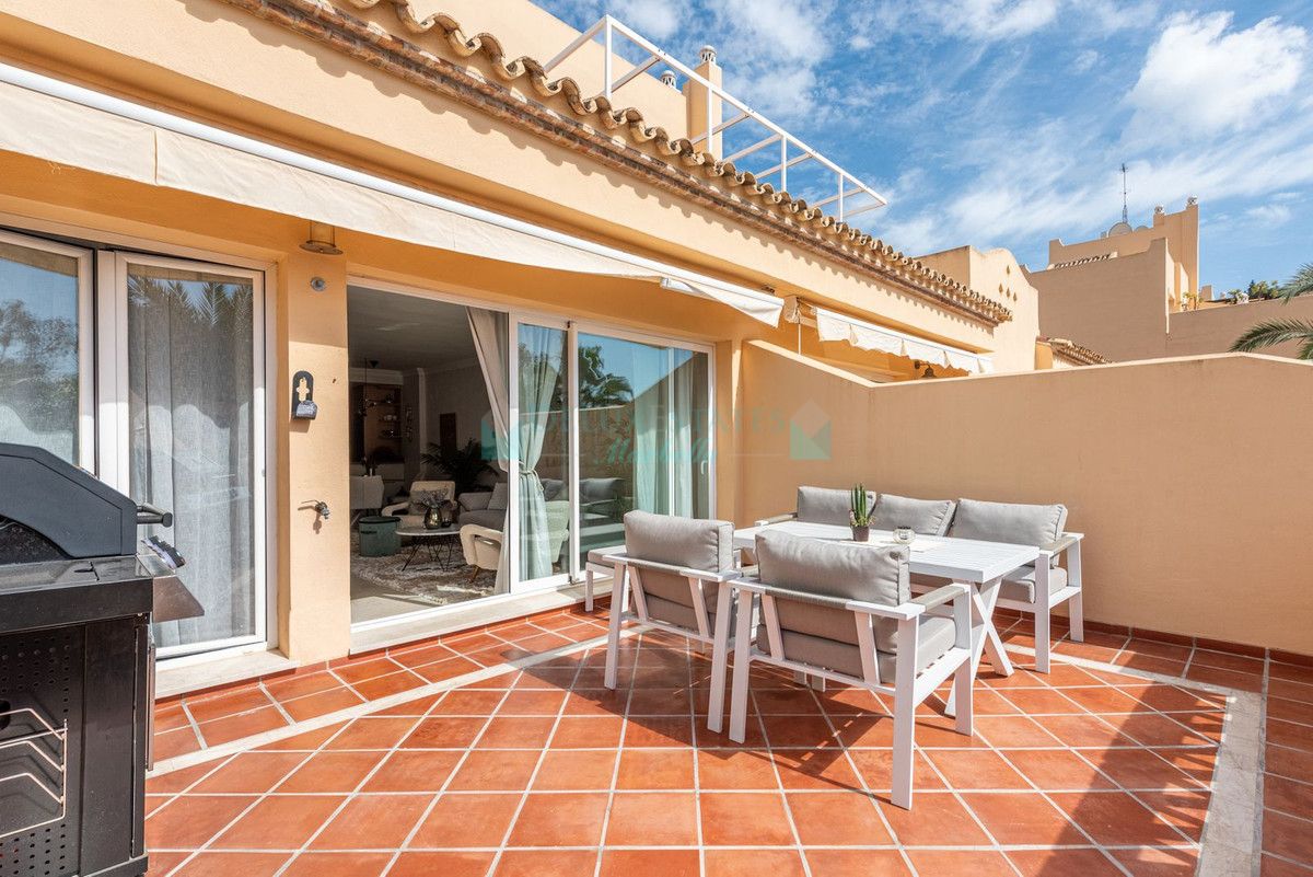Apartment for sale in Elviria, Marbella East