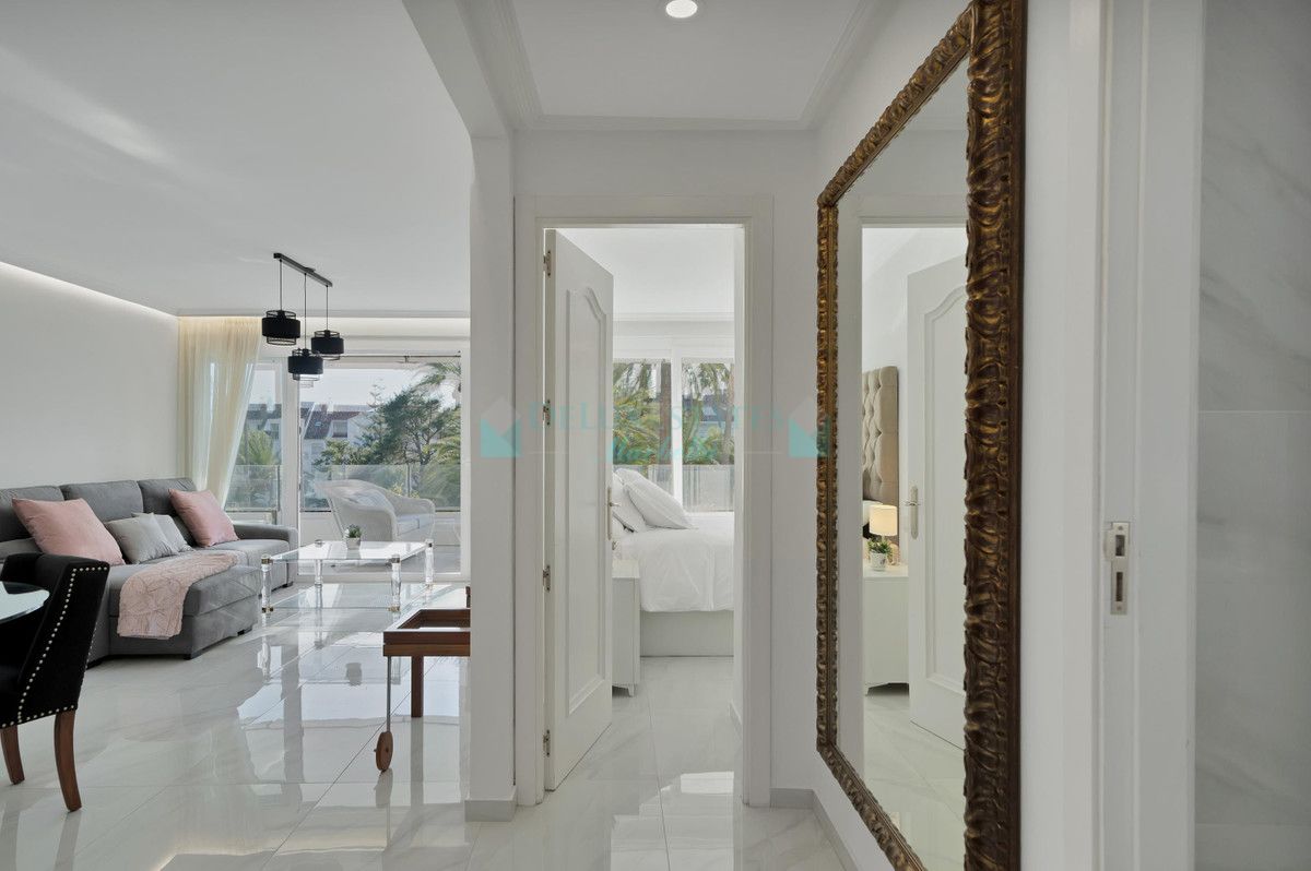 Apartment for rent in Rio Real, Marbella East