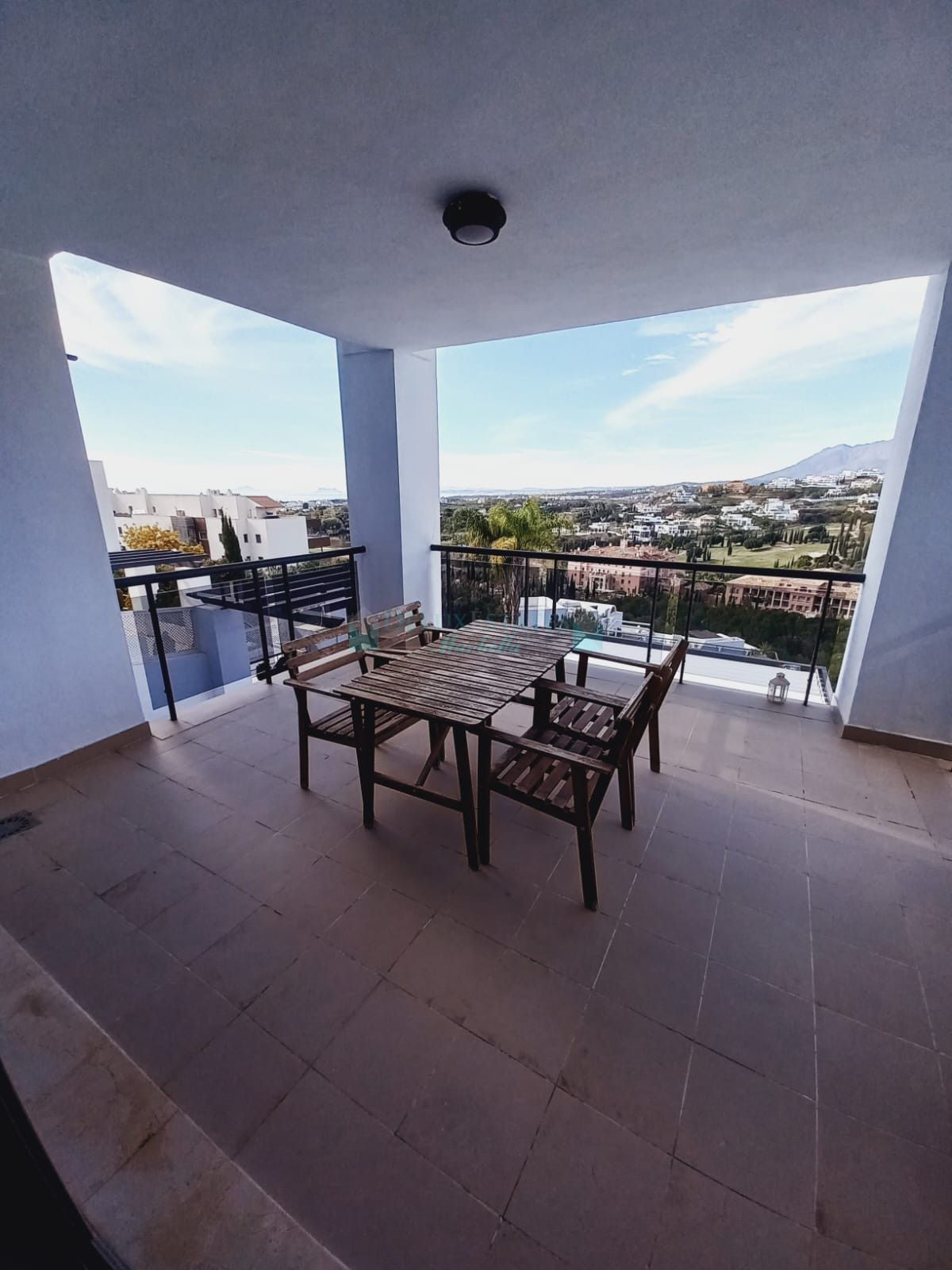 Apartamento en venta en Benahavis