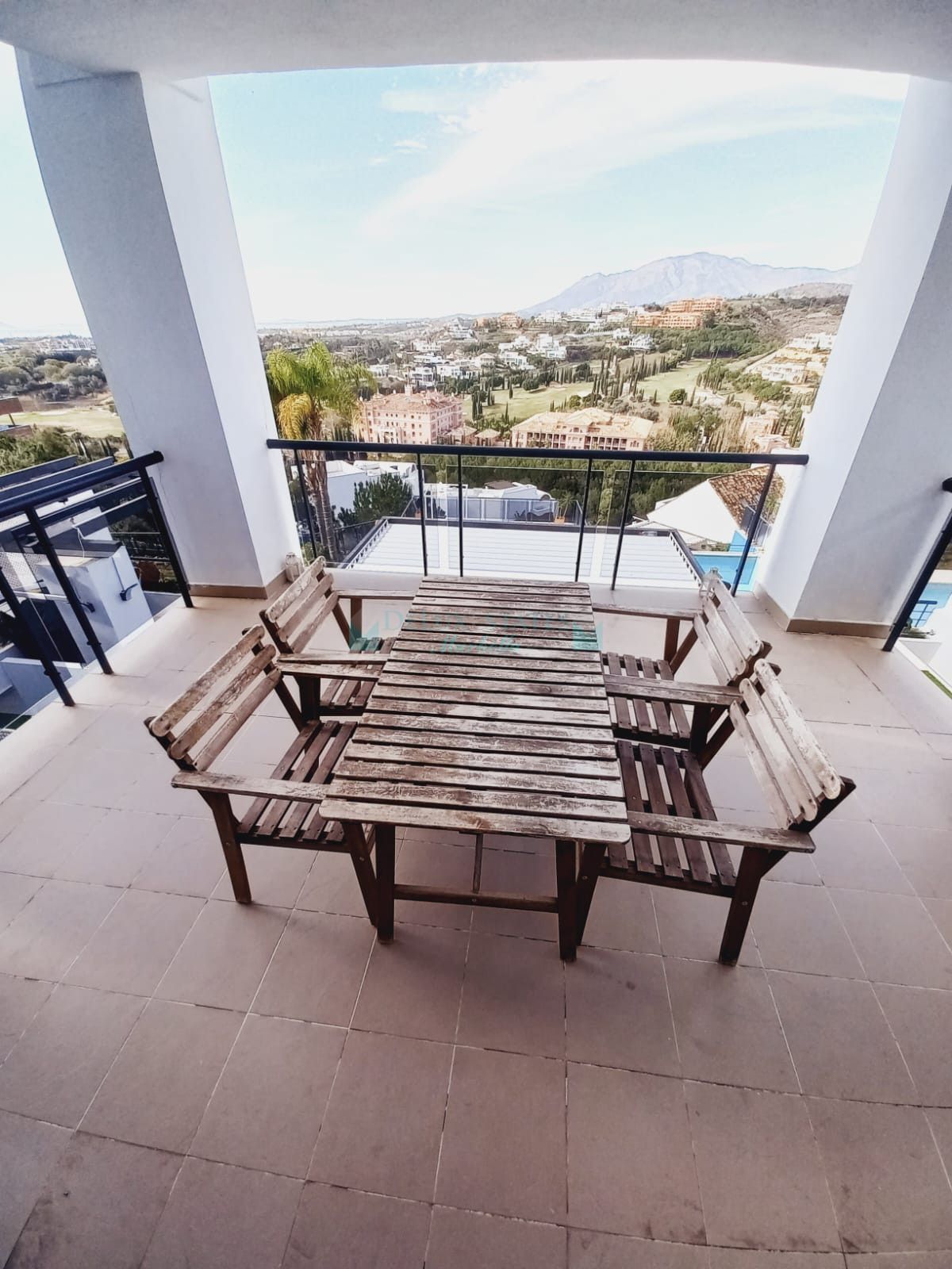 Apartamento en venta en Benahavis