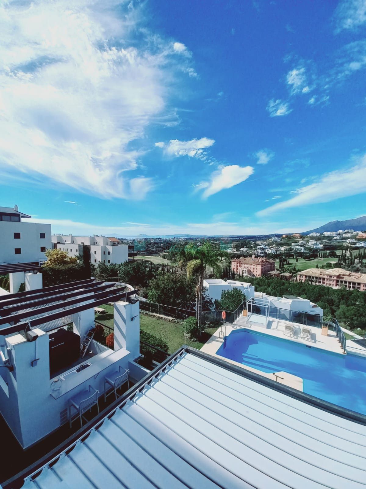 Apartamento en venta en Benahavis