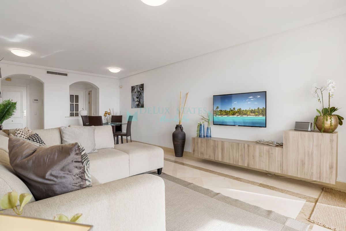 Apartment for sale in Los Arqueros, Benahavis