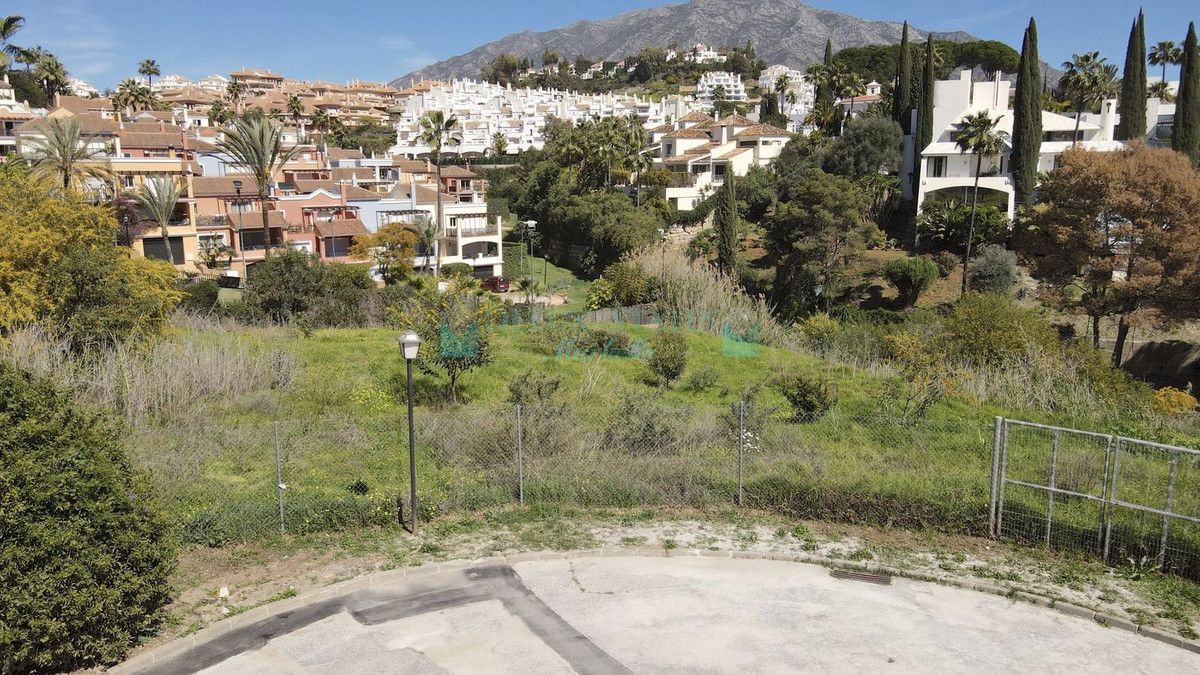 Residential Plot for sale in Nueva Andalucia