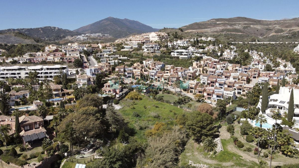 Residential Plot for sale in Nueva Andalucia