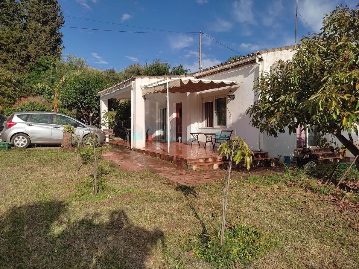 Villa en venta en Estepona