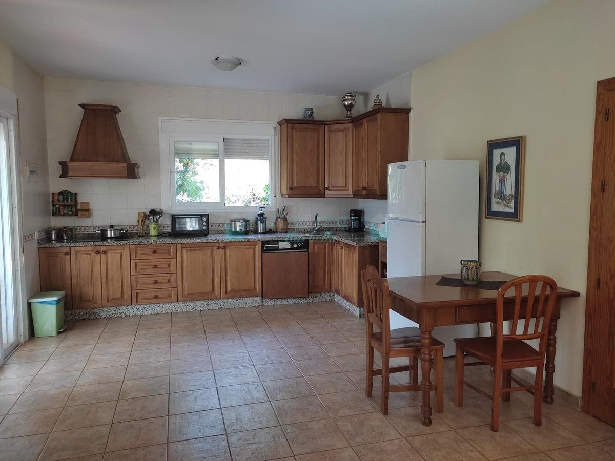 Villa en venta en Estepona