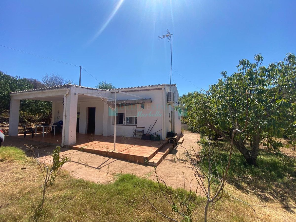 Villa en venta en Estepona