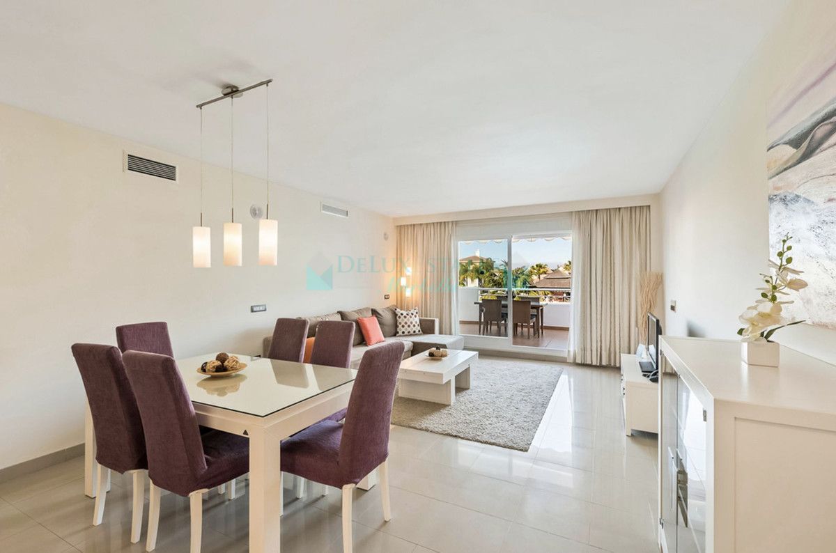 Ground Floor Apartment for sale in El Paraiso, Estepona