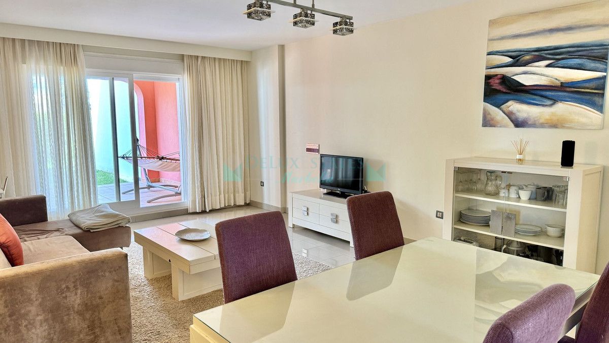 Apartamento Planta Baja en venta en El Paraiso, Estepona