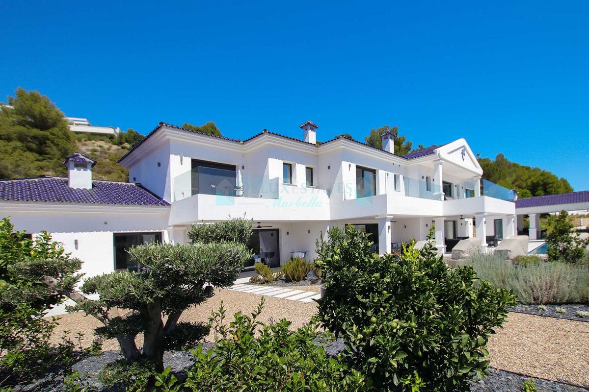 Villa for sale in Benahavis