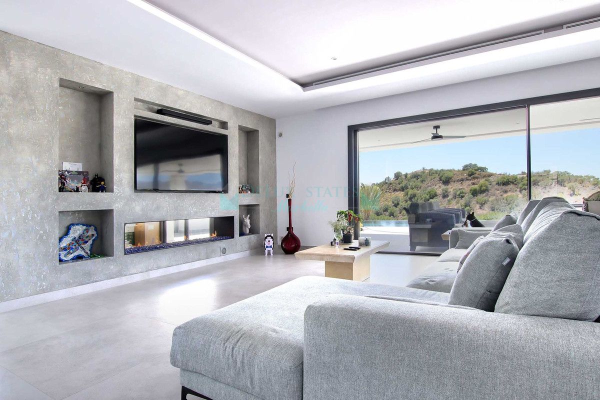 Villa for sale in Benahavis