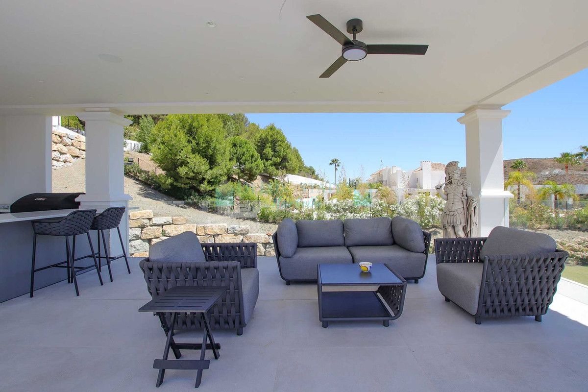 Villa for sale in Benahavis