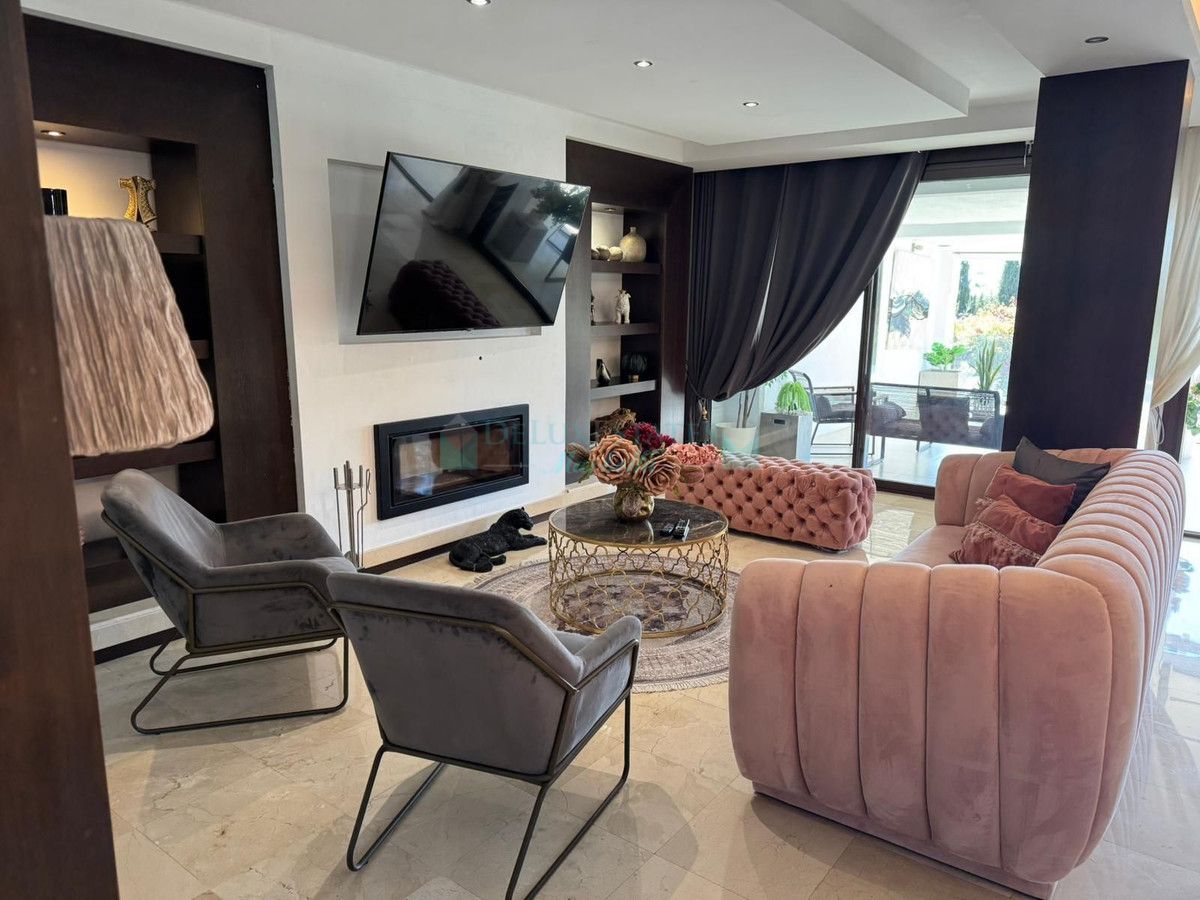 Semi Detached Villa for sale in Marbella