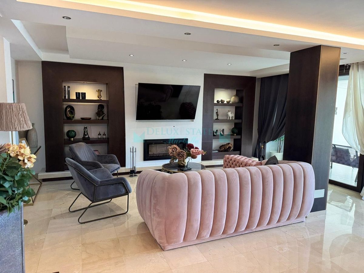 Semi Detached Villa for sale in Marbella