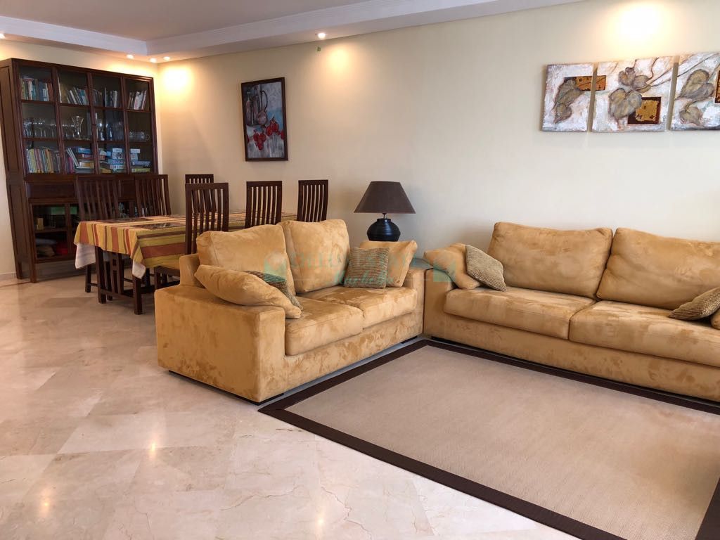 Penthouse for rent in Costalita, Estepona