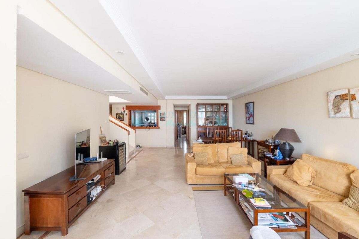 Penthouse for rent in Costalita, Estepona