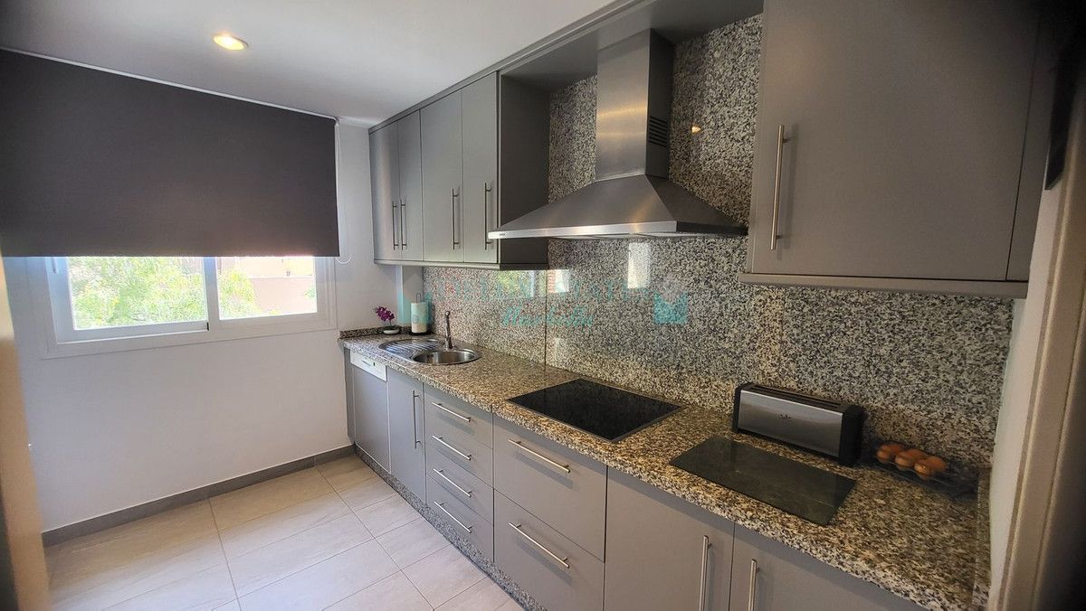 Penthouse for sale in Los Flamingos, Benahavis