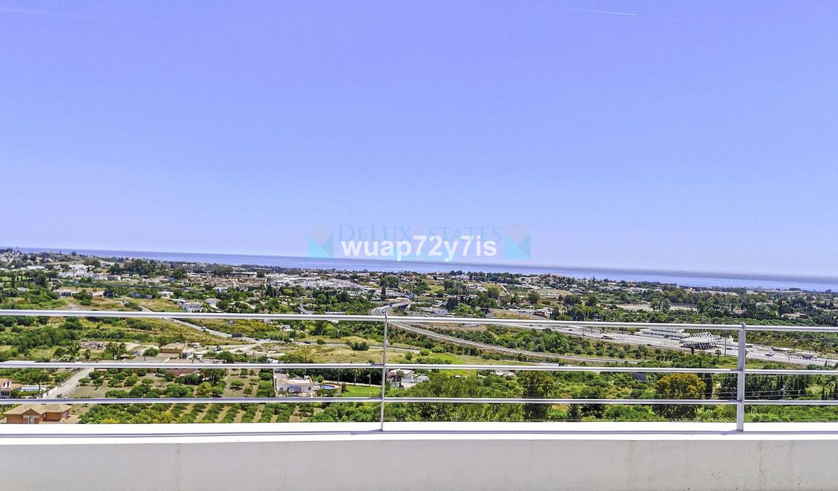 Villa for sale in Benahavis