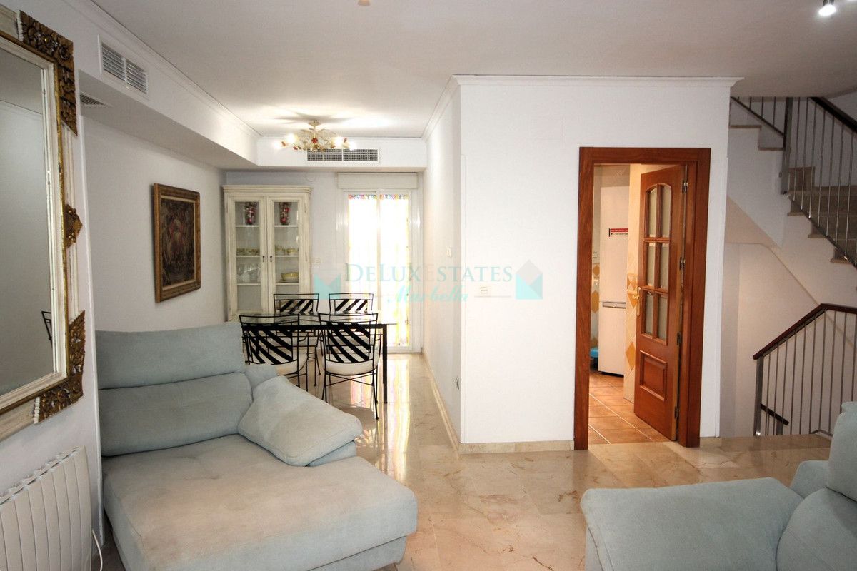 Town House for sale in Costabella, Marbella East