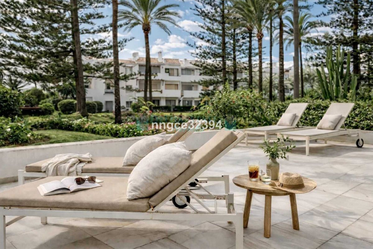 Apartamento Planta Baja en venta en San Pedro de Alcantara