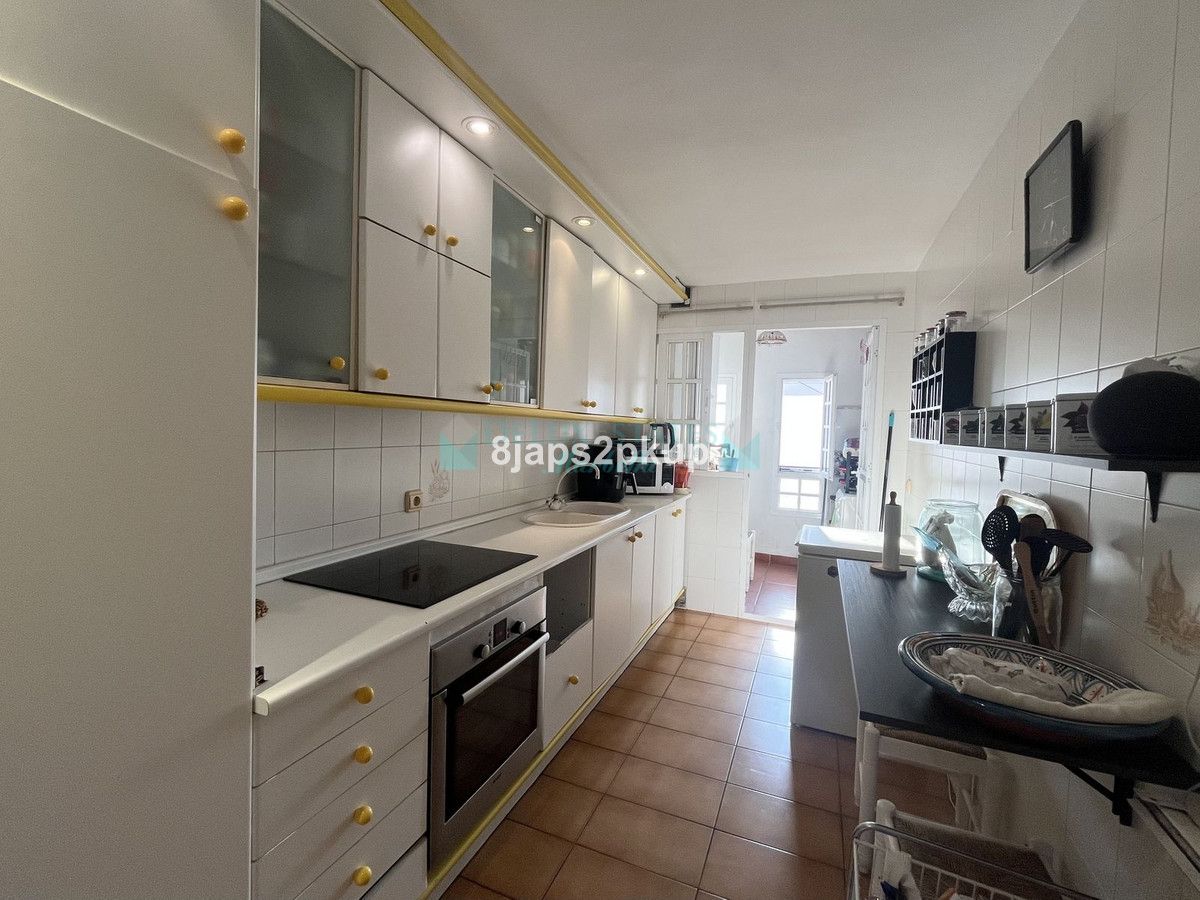 Apartment for sale in Estepona