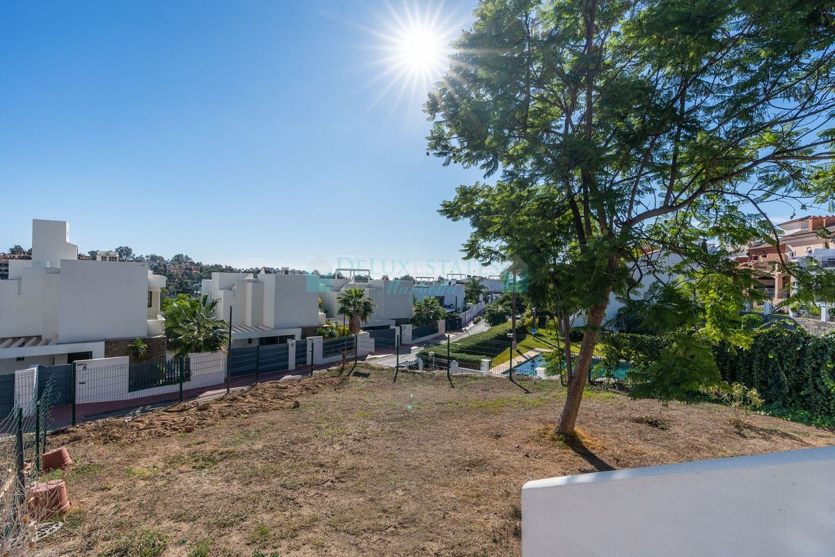 Town House for sale in New Golden Mile, Estepona