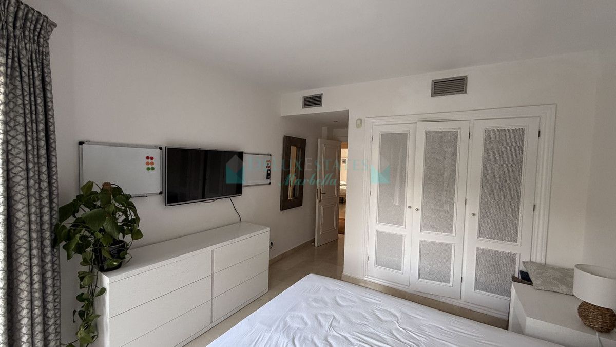 Adosado en alquiler en La Quinta, Benahavis