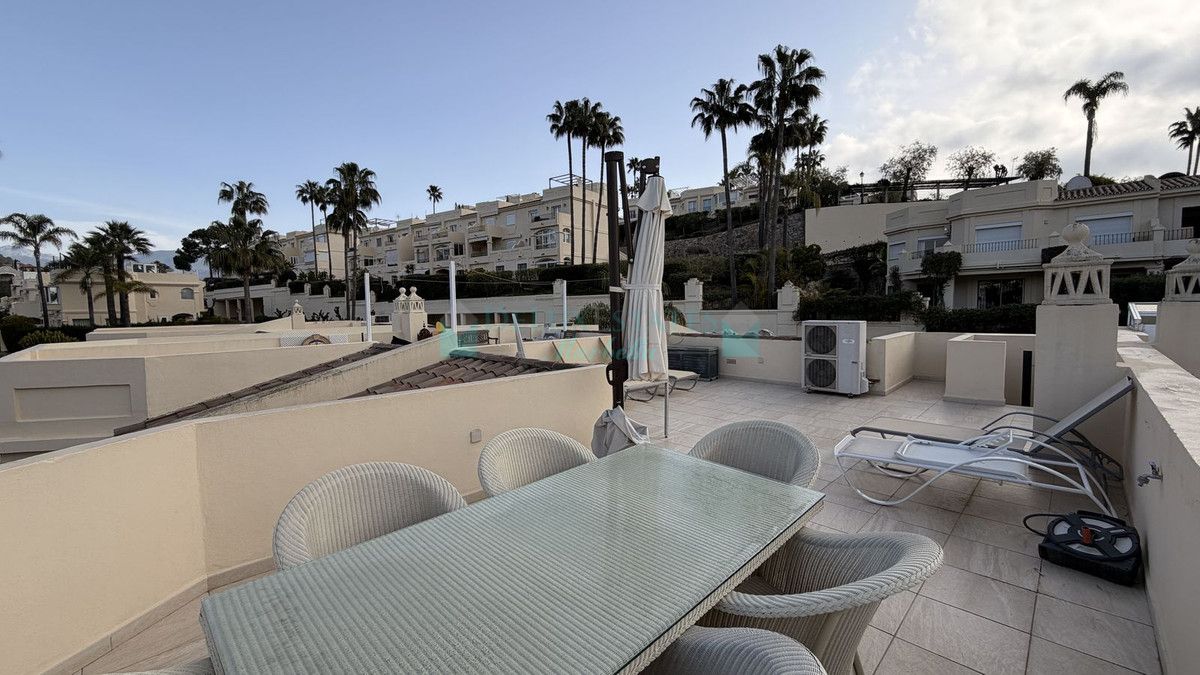 Adosado en alquiler en La Quinta, Benahavis