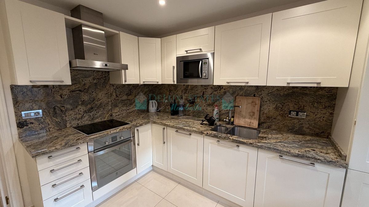 Adosado en alquiler en La Quinta, Benahavis