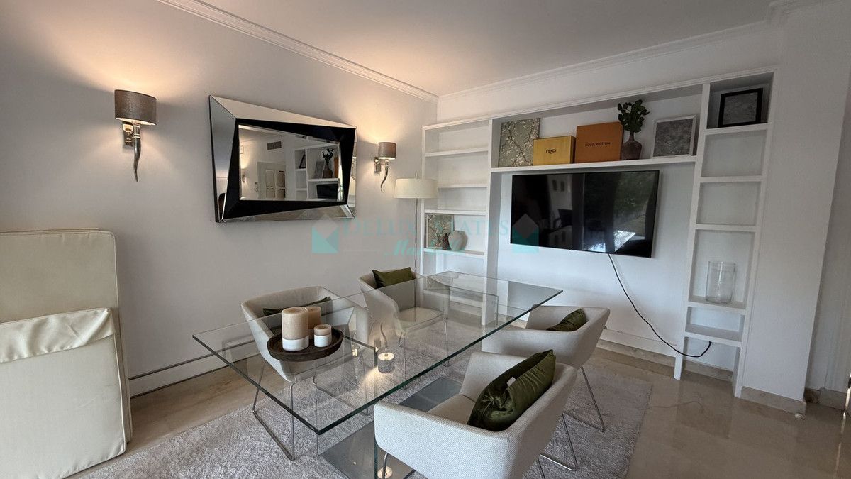 Adosado en alquiler en La Quinta, Benahavis