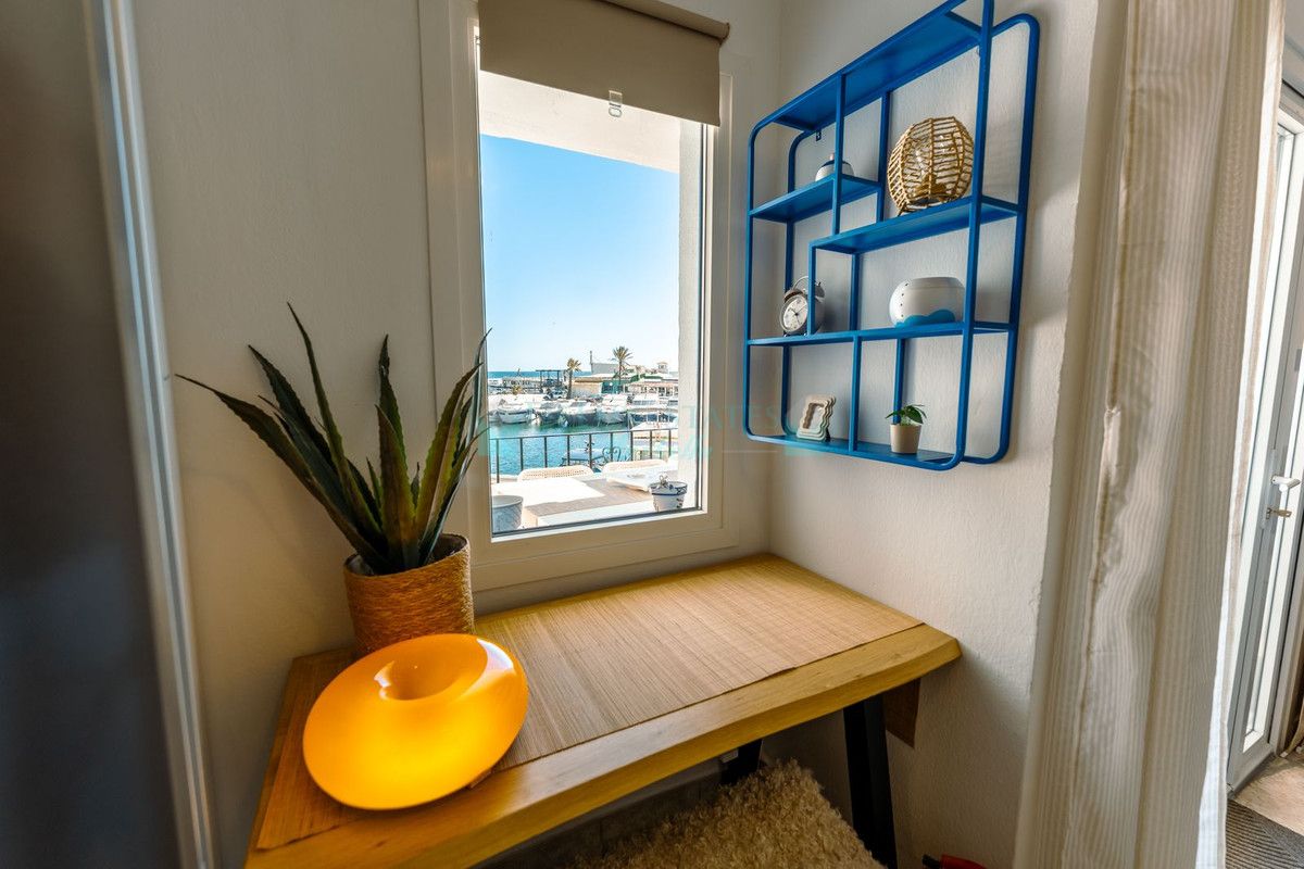 Adosado en alquiler en Cabopino, Marbella Este