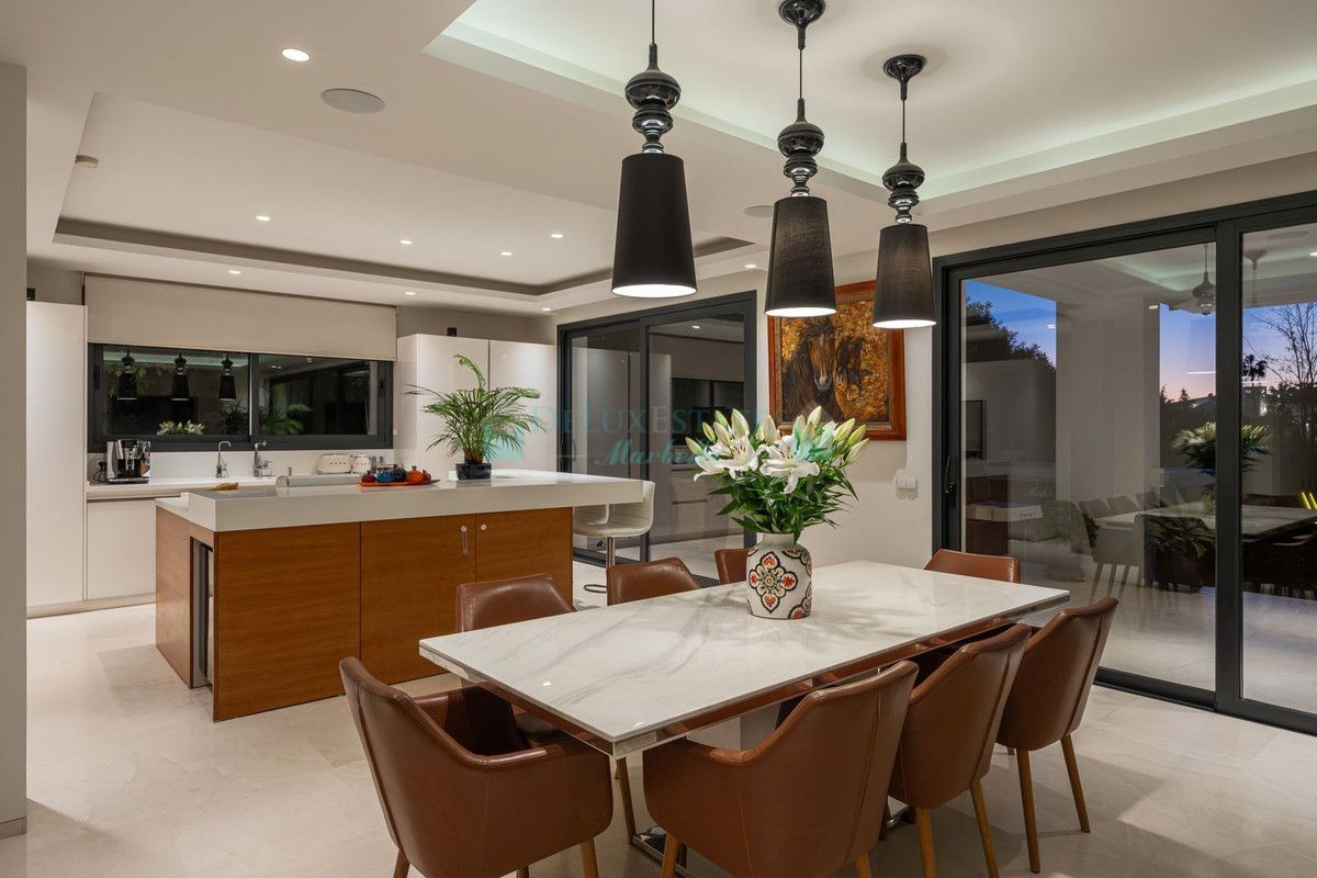 Villa en venta en Nueva Andalucia