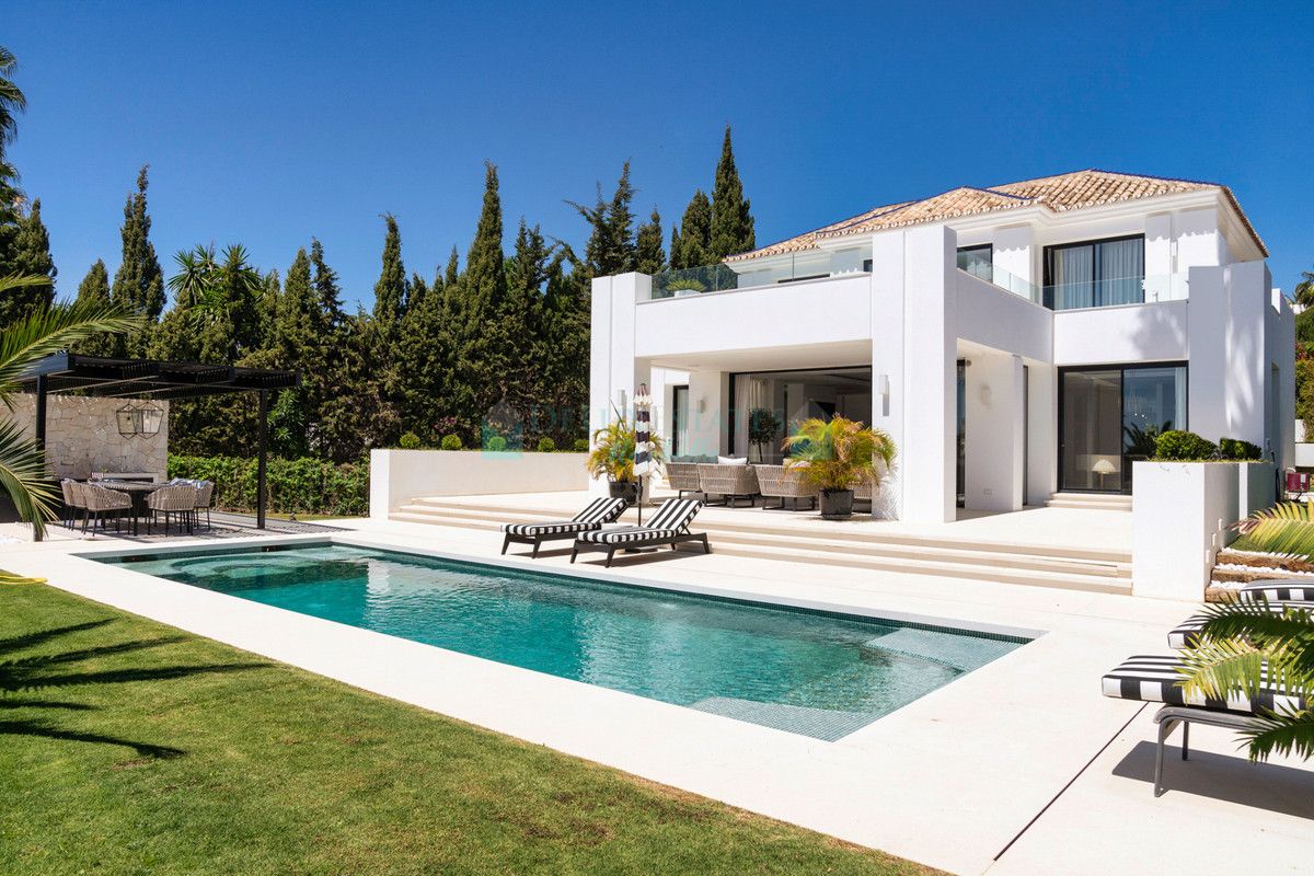 Villa for rent in Nueva Andalucia