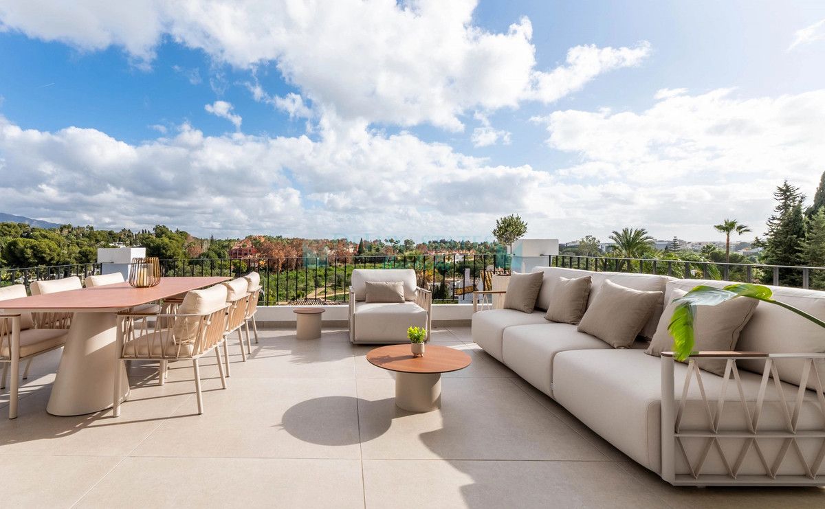 Penthouse for sale in Nueva Andalucia