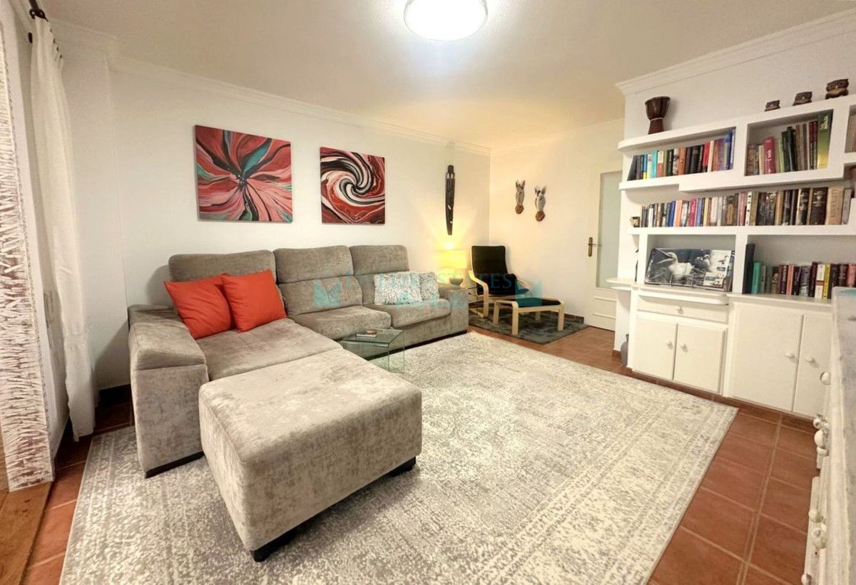 Apartment for sale in Estepona