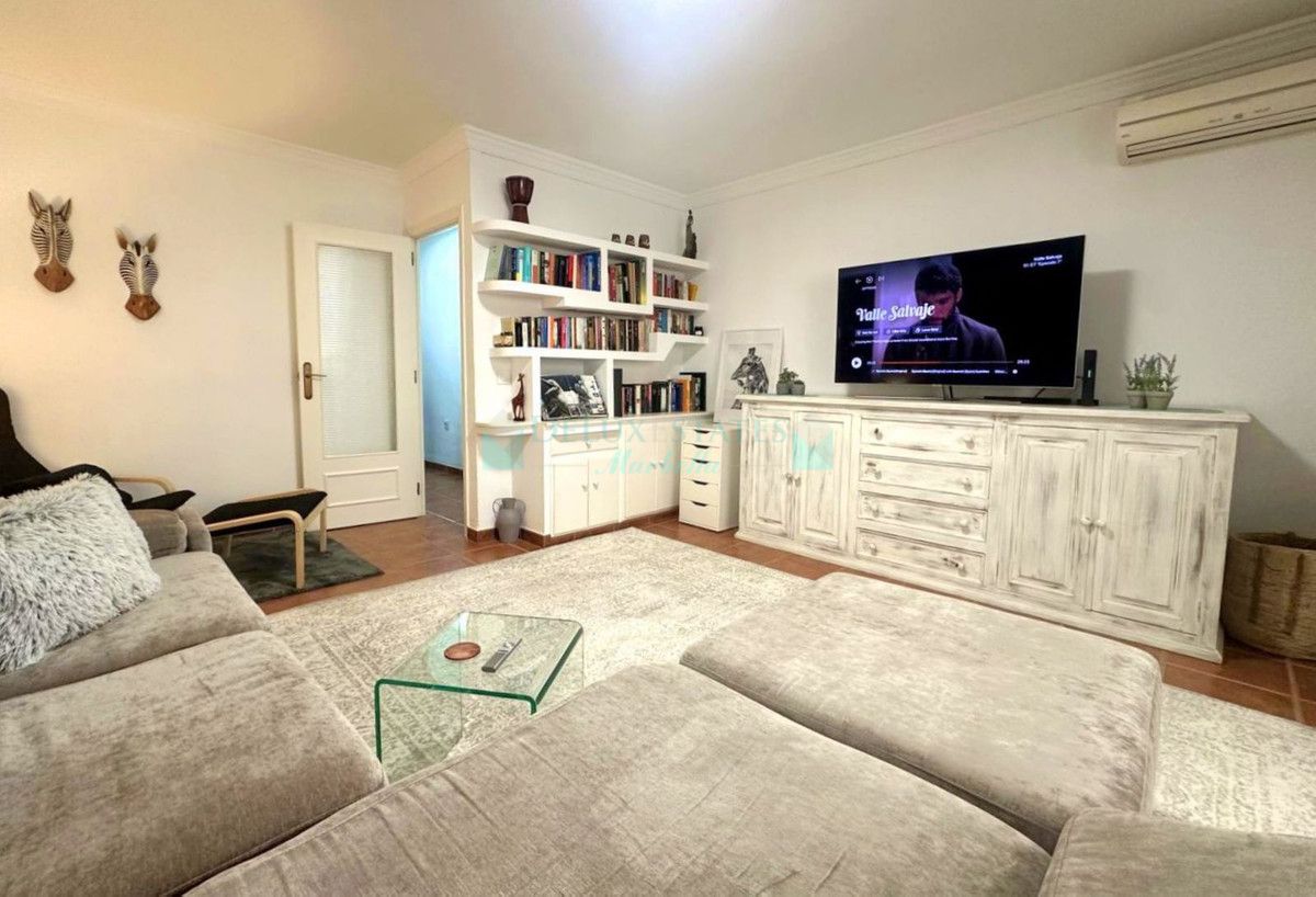 Apartment for sale in Estepona