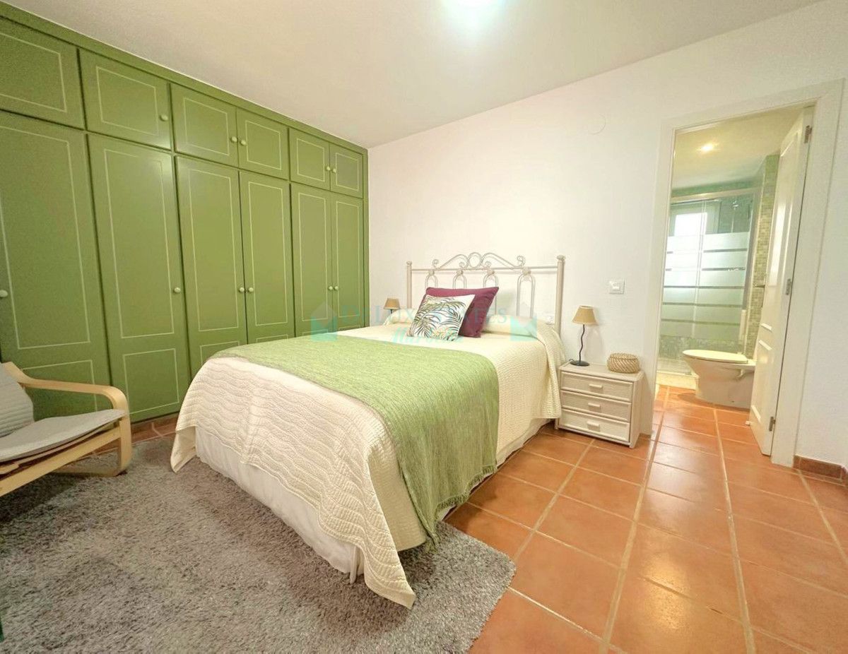 Apartment for sale in Estepona