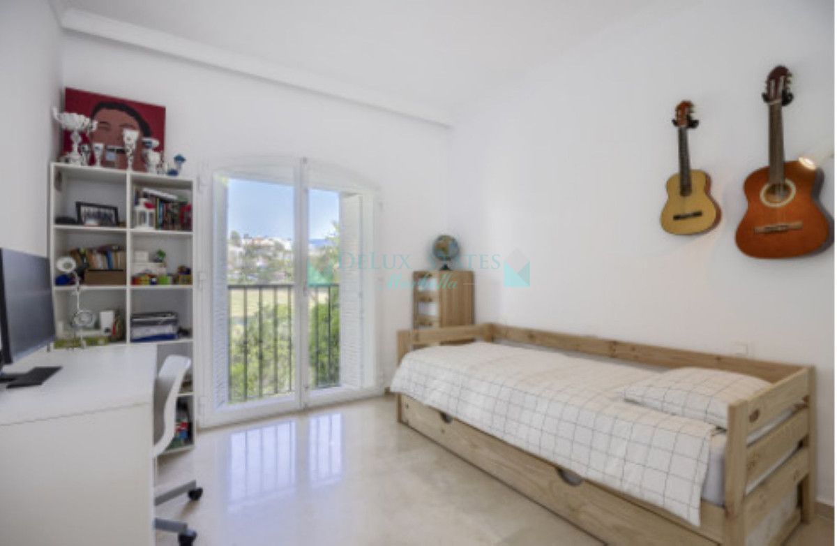 Town House for sale in Benahavis